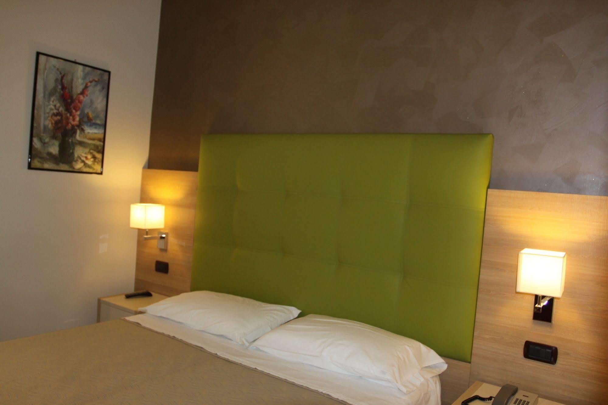 Hotel Adele Bellaria-Igea Marina Buitenkant foto