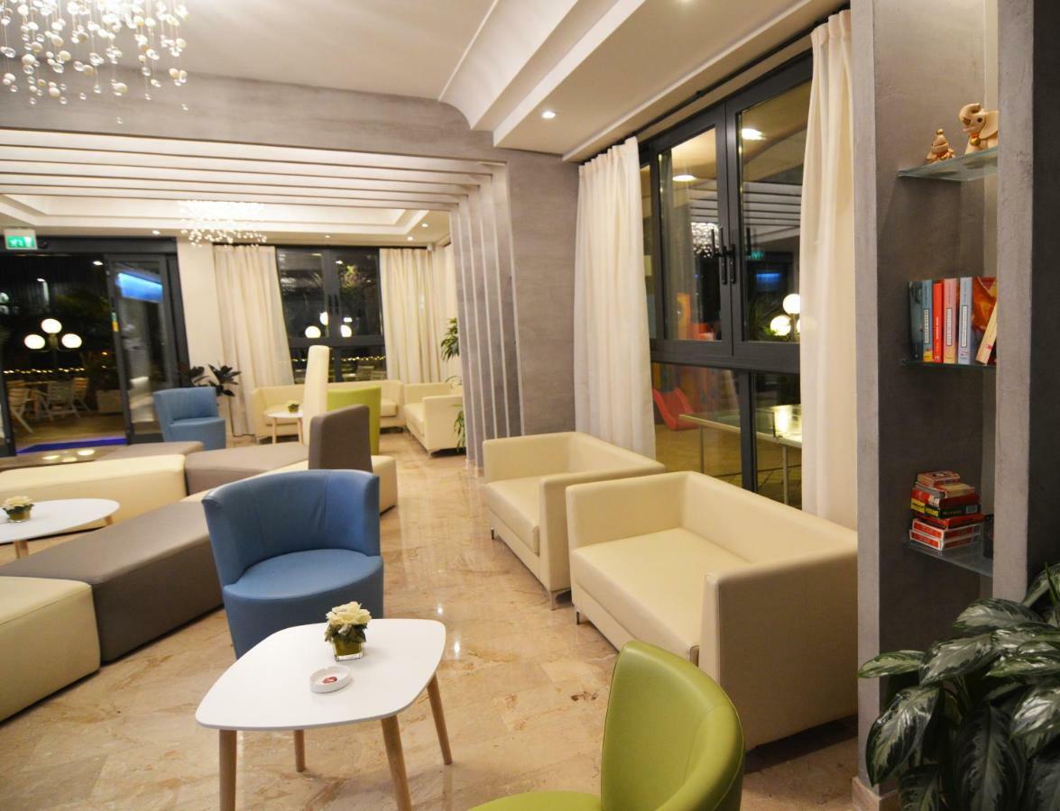 Hotel Adele Bellaria-Igea Marina Buitenkant foto