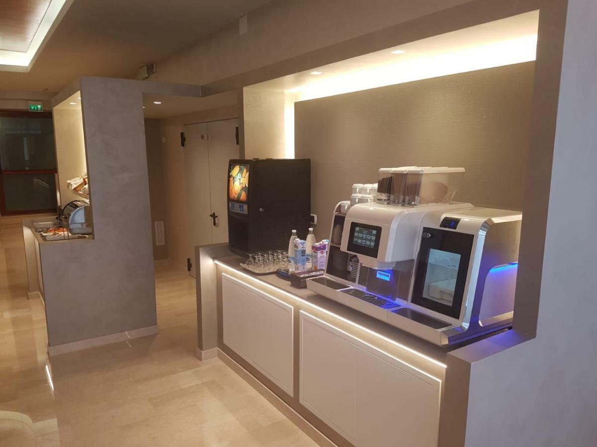 Hotel Adele Bellaria-Igea Marina Buitenkant foto